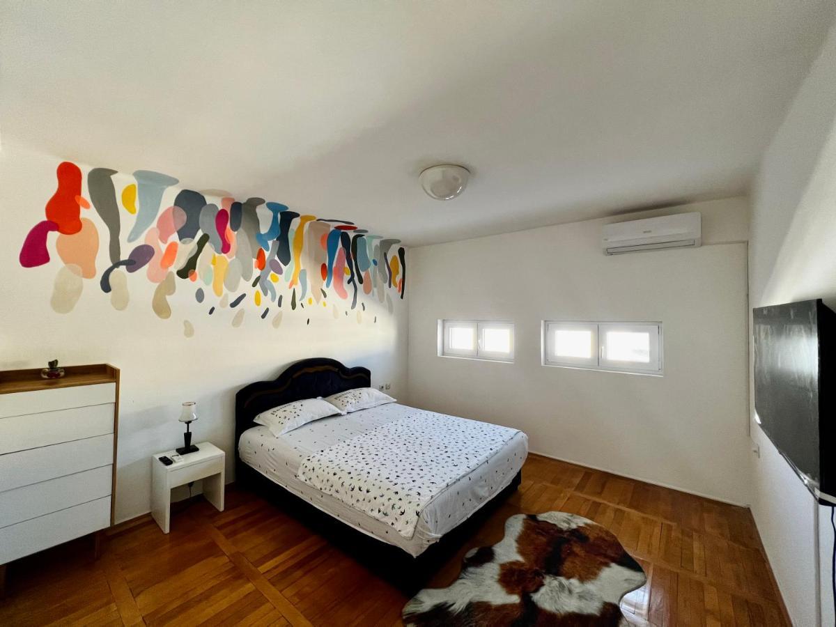 City Center Square Deluxe Nest 波德戈里察 外观 照片